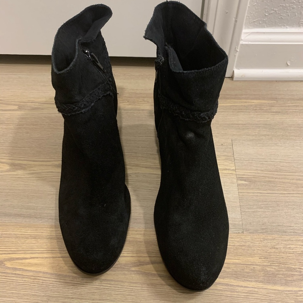 Gianna Bono black boots